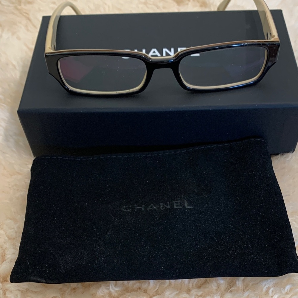 Vintage CHANEL Women's Glasses with Brown Frame and ivory Detail